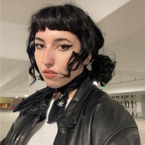 Meet your Posher, Bella